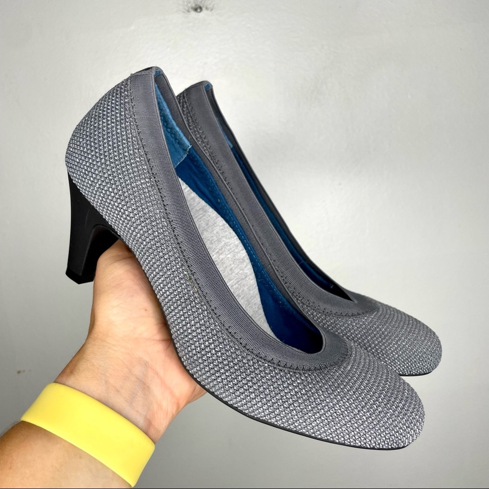 Betabrand Gray Textured Mid Heel Pumps